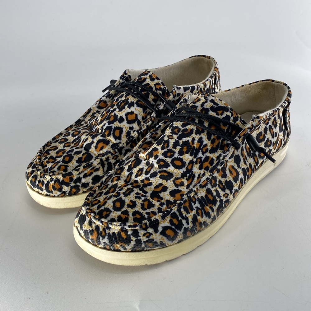 HEY‎ DUDE Wendy Animal Print Cheetah Sneaker Loafers Elastic Lace Lightweight 9